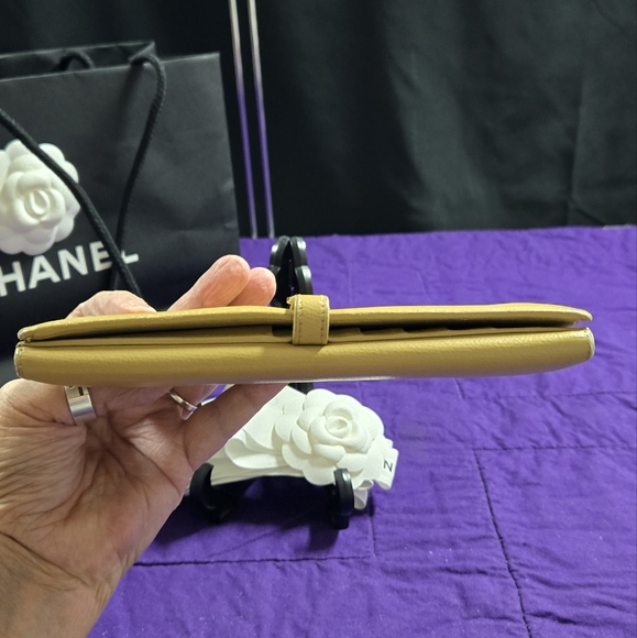 VINTAGE CHANEL LONG WALLET COCO BUTTON YELLOW LEATHER - Picture 13 of 13